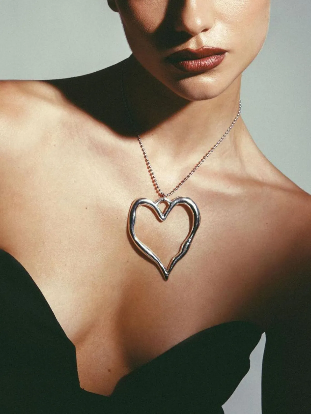 Abstract Heart Graceful Pendant Necklace