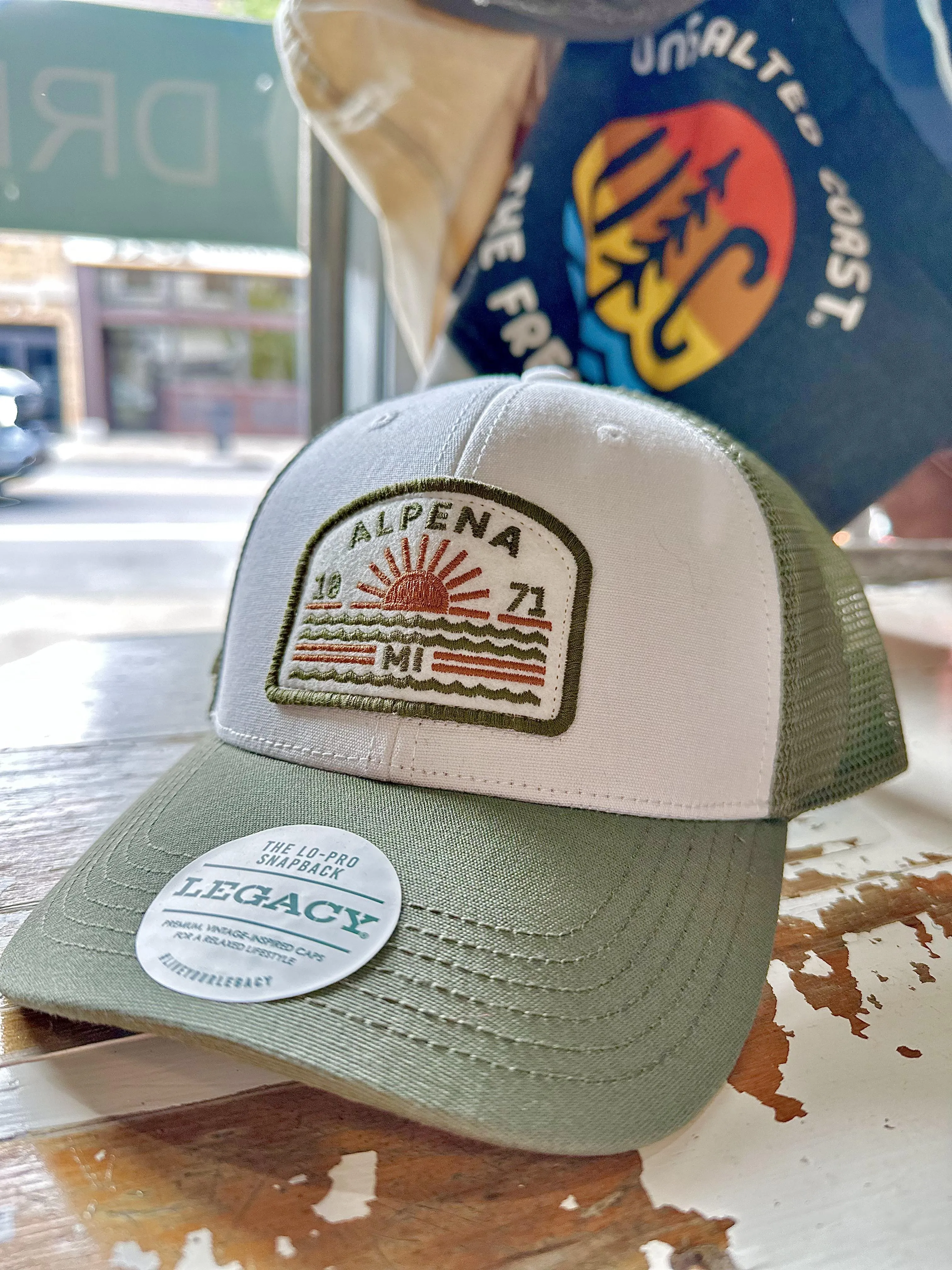 L309 LPS w/ Sunrise Alpena Hat