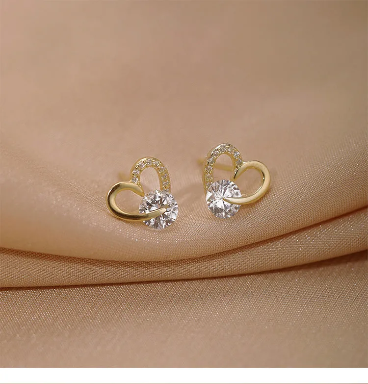 Noble Heart Stud Earrings